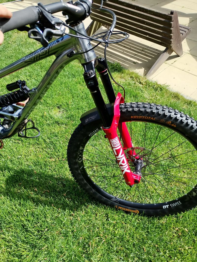 Prodám Commencal Clash V1 2019/2020 Dream build velikost M