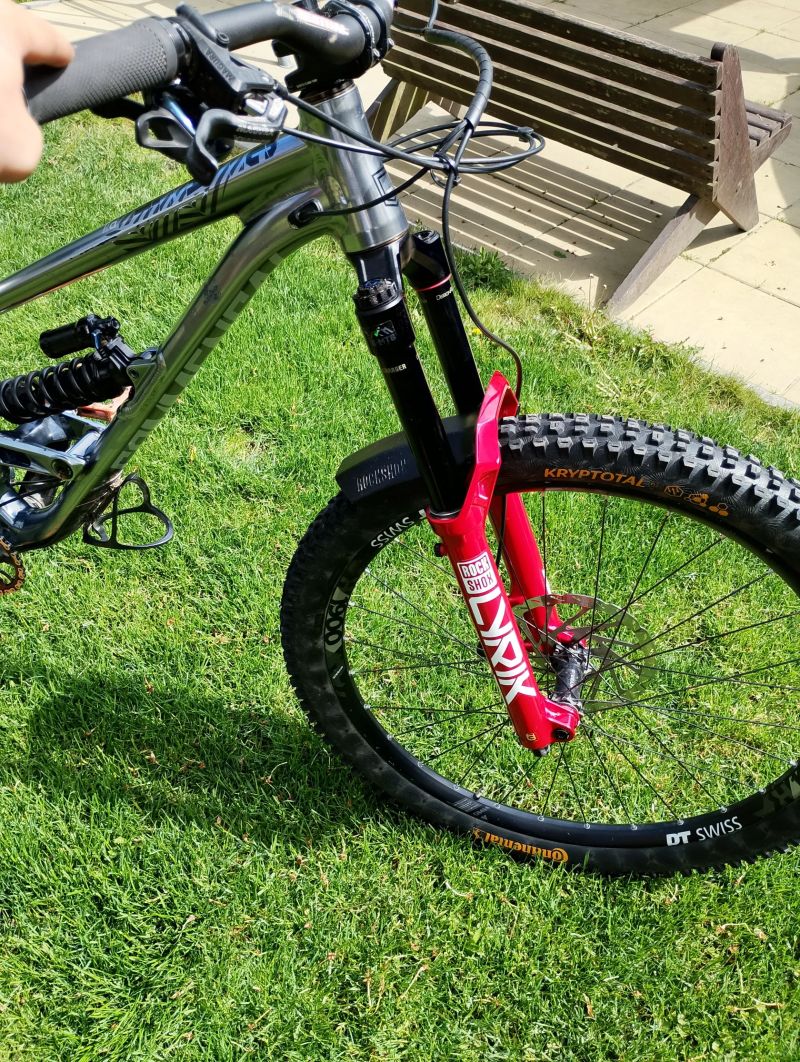 Prodám Commencal Clash V1 2019/2020 Dream build velikost M