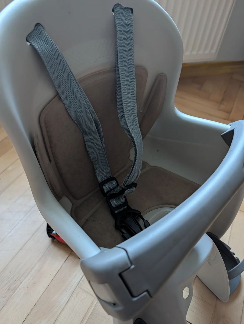 Prodám dětskou sedačku přední, s úchytem na rám kola