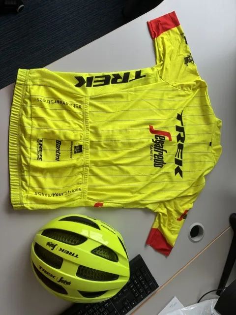 Bontrager fluo dres a helma