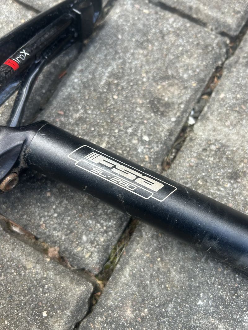 Mix dílů Campagnolo / Shimano FSA Sedlovka 