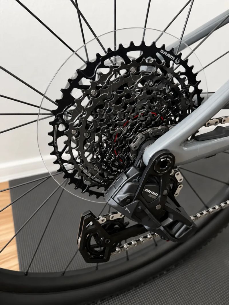Specialized Epic 8 Comp - najeto 150km (záruka do 12/2027)
