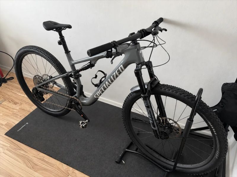 Specialized Epic 8 Comp - najeto 150km (záruka do 12/2027)