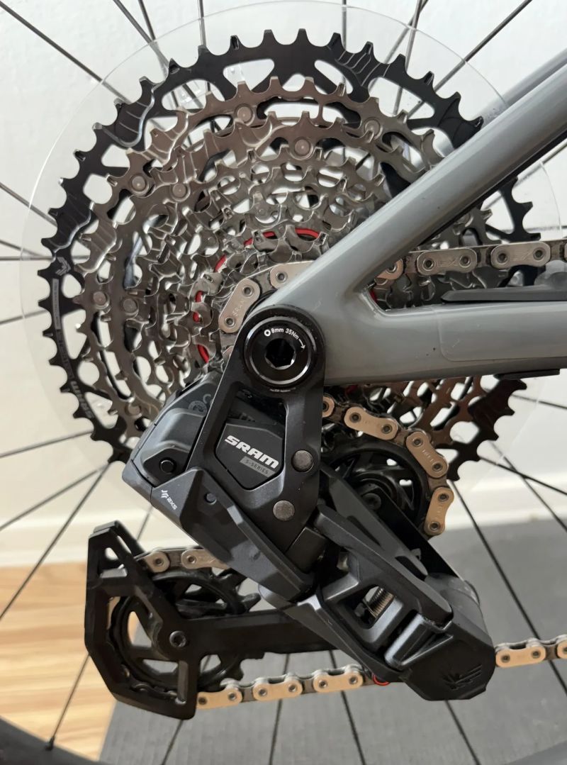 Specialized Epic 8 Comp - najeto 150km (záruka do 12/2027)