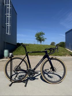 Basso Venta, Ultegra 11sp, Black Inc Forty five