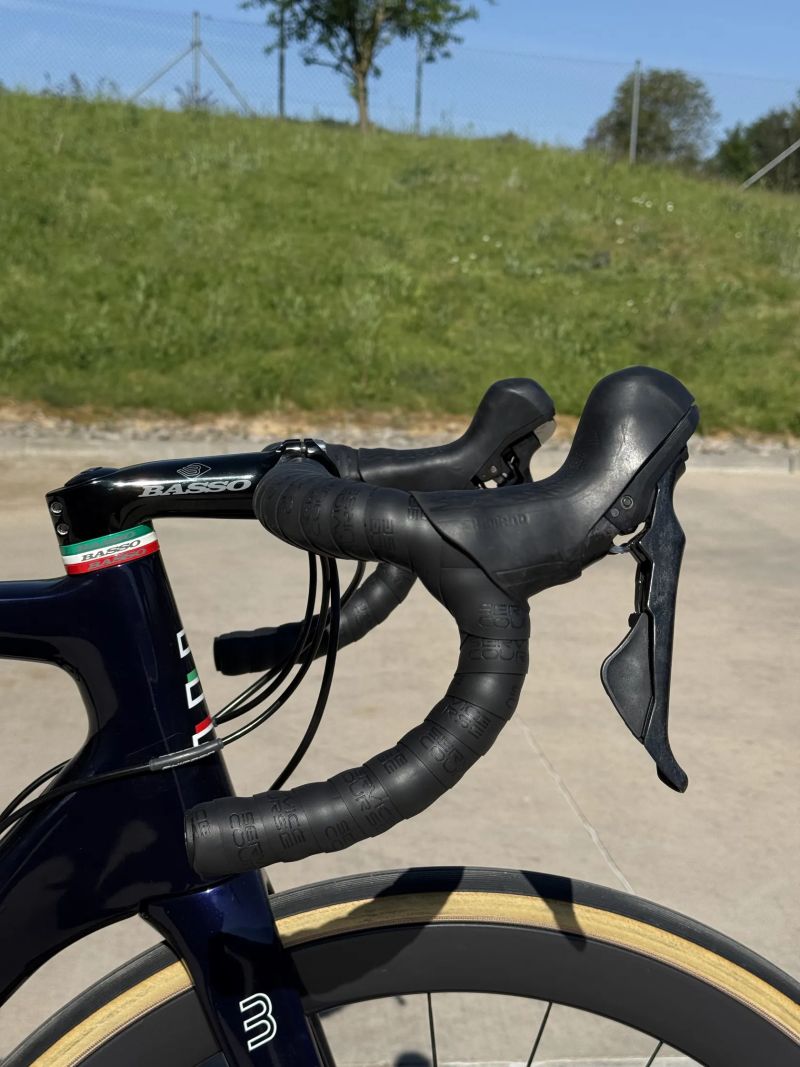 Basso Venta, Ultegra 11sp, Black Inc Forty five