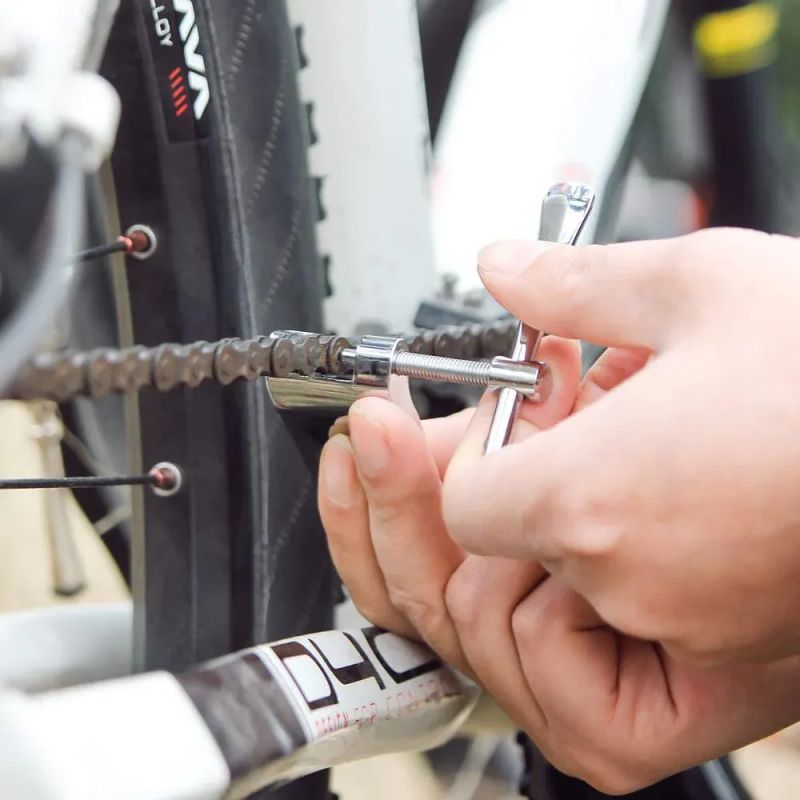 Bike Tool Mini 16 v 1 – multifunkční nástroj s CO₂ huštěním