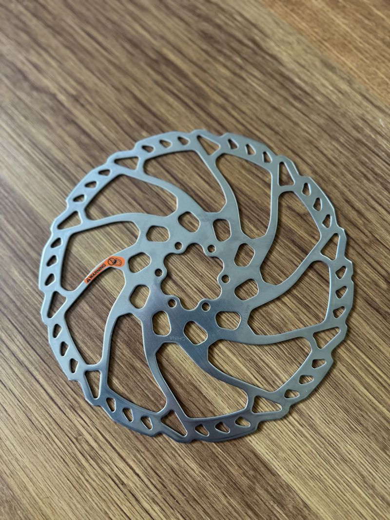 Nový brzdový kotouč SHIMANO SM-RT66 203MM