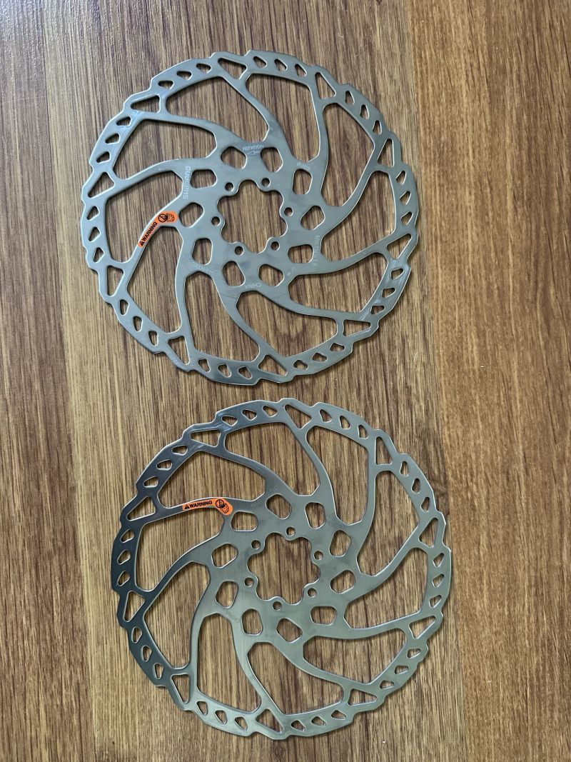 Nový brzdový kotouč SHIMANO SM-RT66 203MM