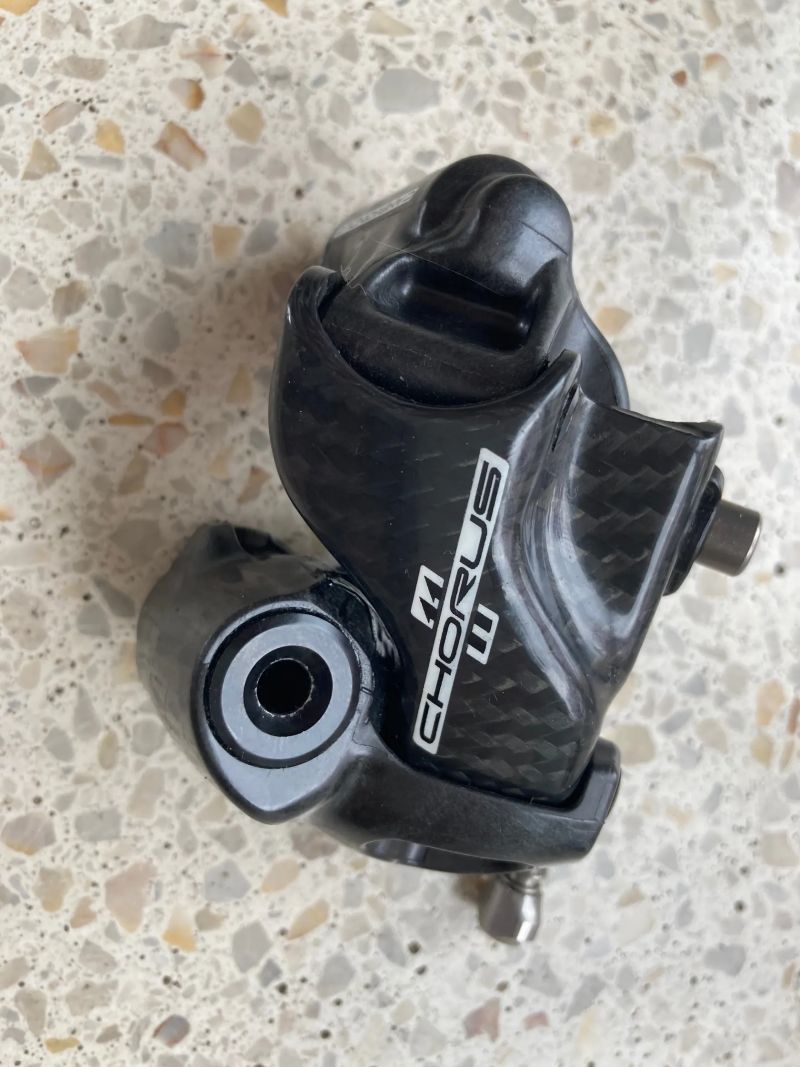 Prodám přehazovačku Campagnolo Chorus 11s, vodítko Ceramicspeed a krátké + kladky