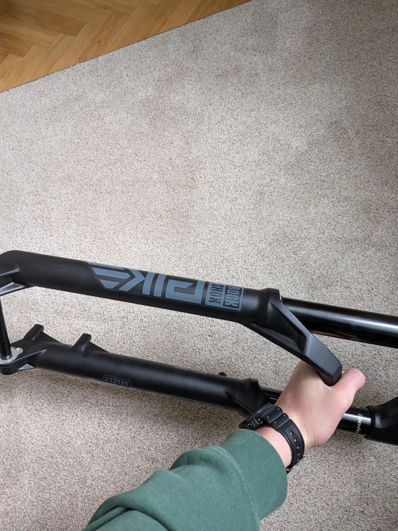 NOVÁ RockShox Pike Select RC 2026 (140mm / 29" / 44 Rake)