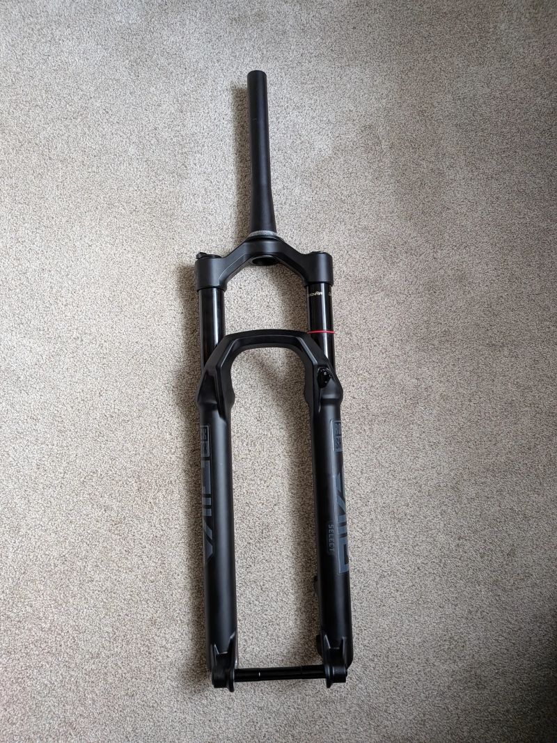 NOVÁ RockShox Pike Select RC 2026 (140mm / 29" / 44 Rake)