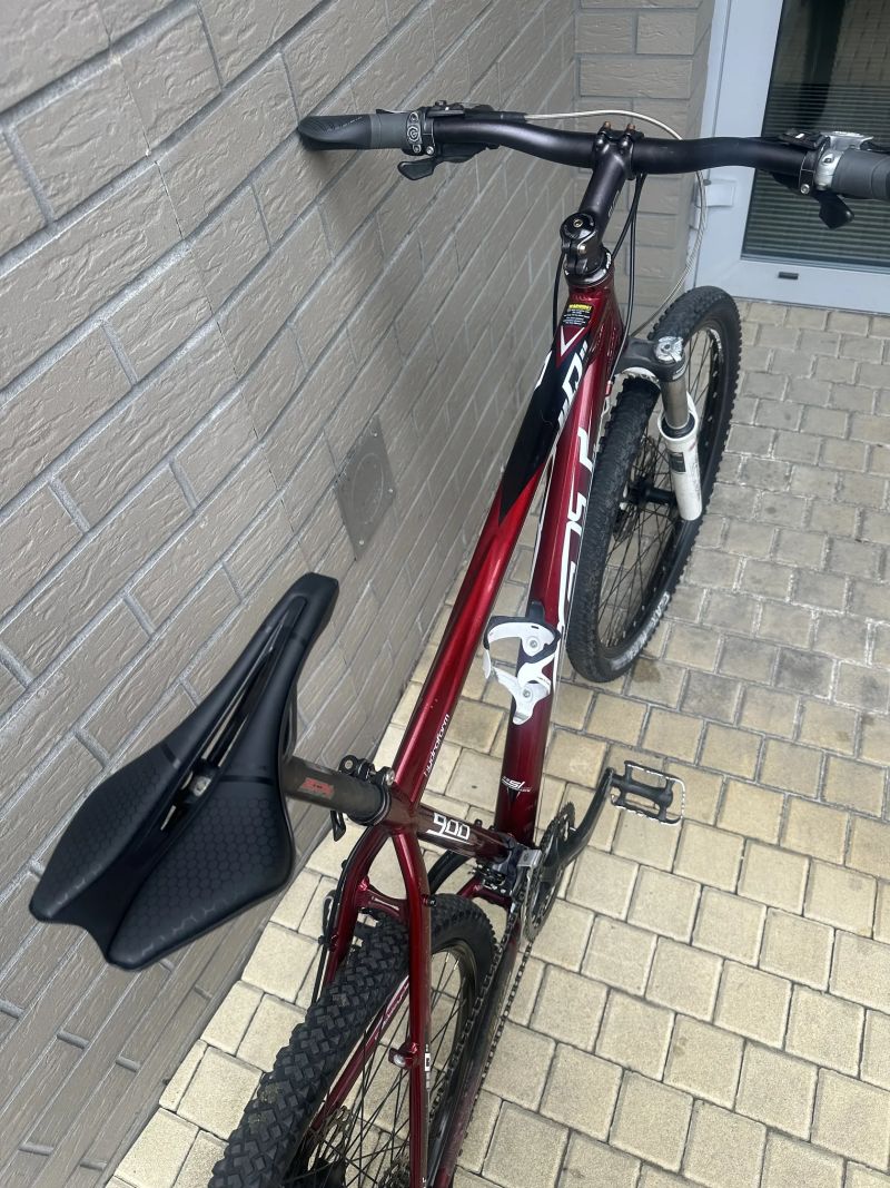  Felt Q900