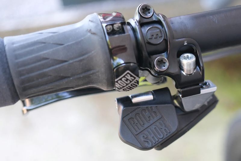 Predám celoodpružený ,bicykel Canyon Lux cf SL X 9