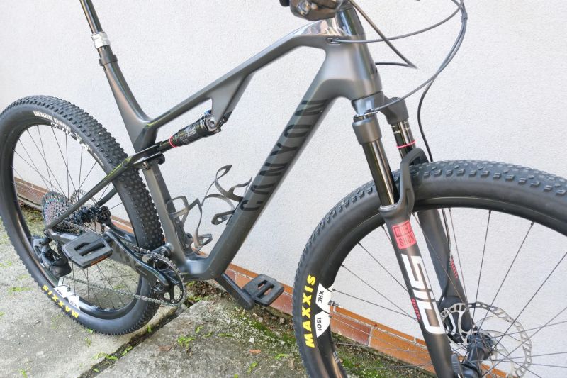Predám celoodpružený ,bicykel Canyon Lux cf SL X 9