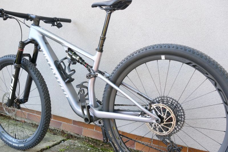 Predám horský karbon. bicykel Specialized Epic 8 Pro M