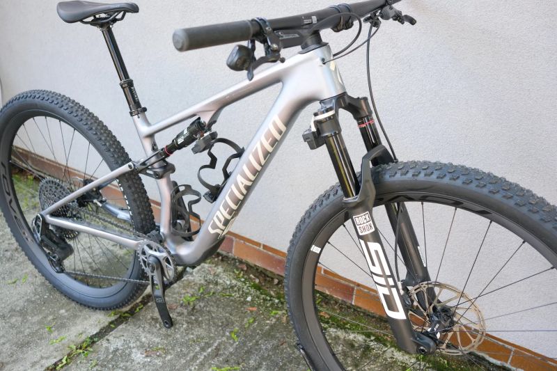 Predám horský karbon. bicykel Specialized Epic 8 Pro M