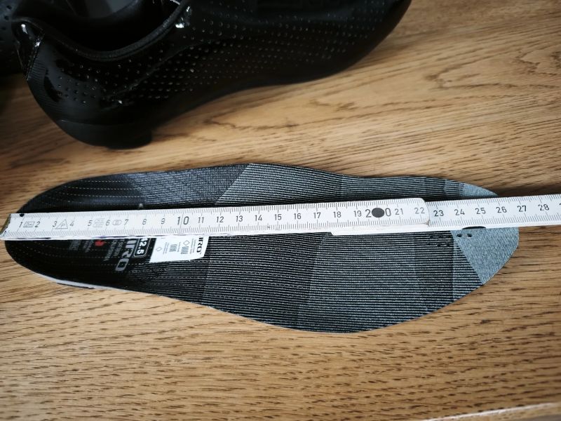 silniční tretry RAPHA a GIRO vel.43 A 42,5