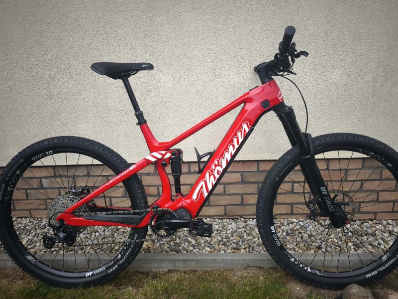 Karbonové elektrokolo thomus lightrider L