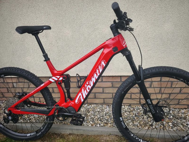 Karbonové elektrokolo thomus lightrider L