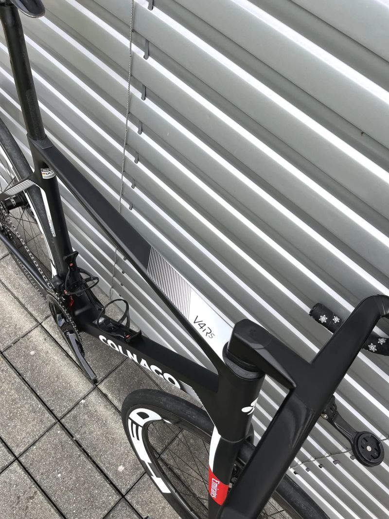 frameset Colnago V4RS UAE Emirates s kokpitom, HED kolesá