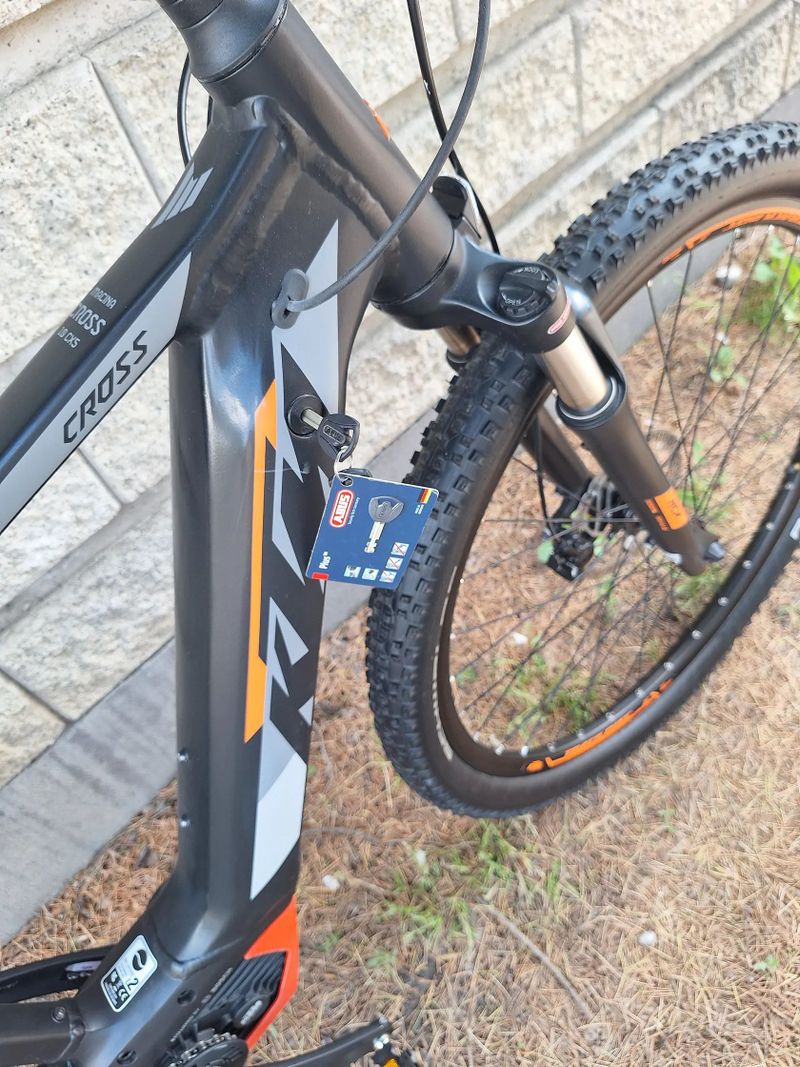 KTM MACINA CROSS 10 CX5