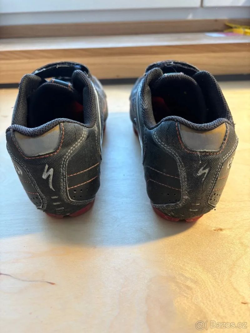 MT tretry Specialized, vel. 42