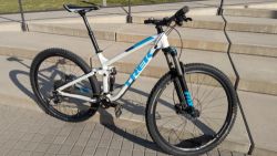 Trek Fuel EX 8, na FOXu, zdvihy 120/120