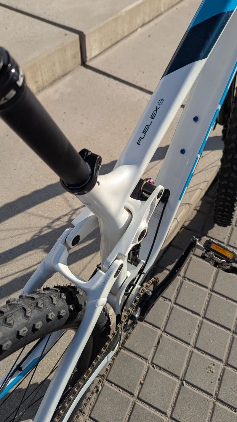 Trek Fuel EX 8, na FOXu, zdvihy 120/120