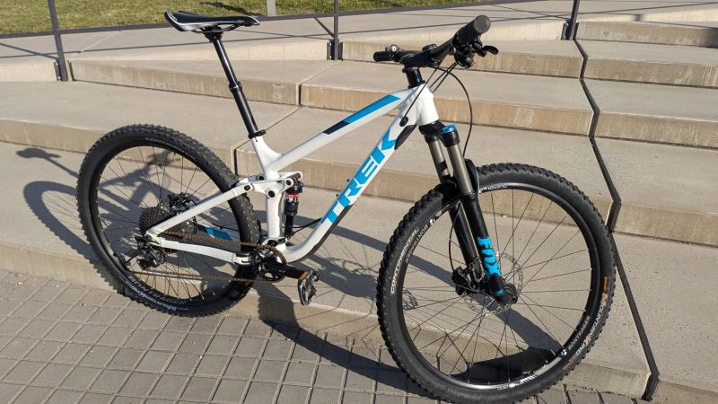 Trek Fuel EX 8, na FOXu, zdvihy 120/120