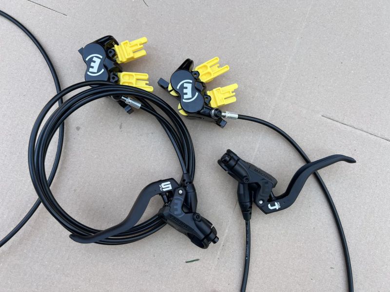 2x Magura MT5 + 1x MT4