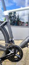 Prodám NOVÉ sil. kolo zn. SCOTT Addict RC Pro (Cumulus White/Carbon Black), vel. L