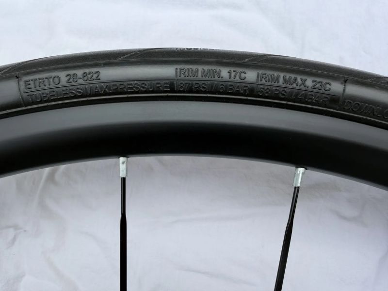 Mavic Aksium Elite Evo UST Disc CL 28" silniční 