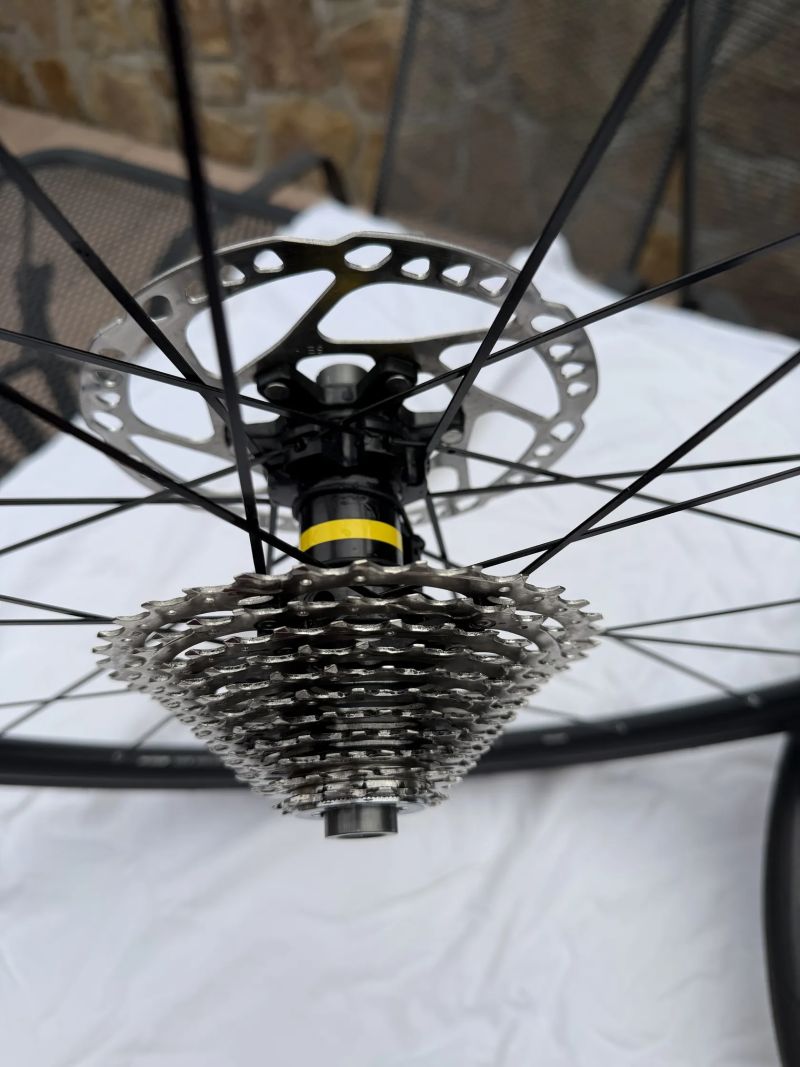 Mavic Aksium Elite Evo UST Disc CL 28" silniční 