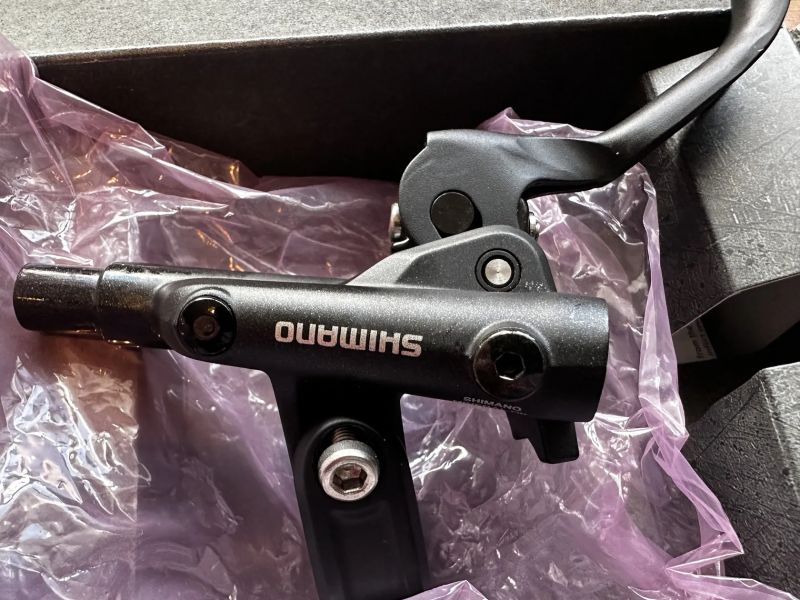 Nové brzdové páky Shimano M6100