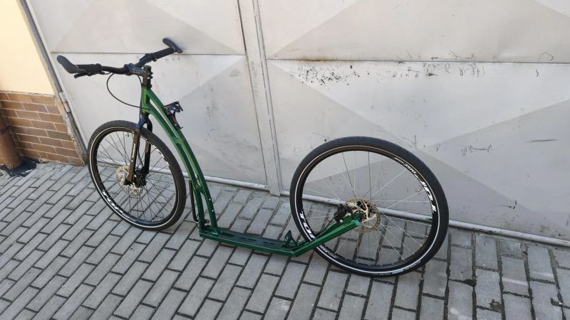 Koloběžka Mibo GS, kola 2 x 26", hydraulické brzdy Shimano