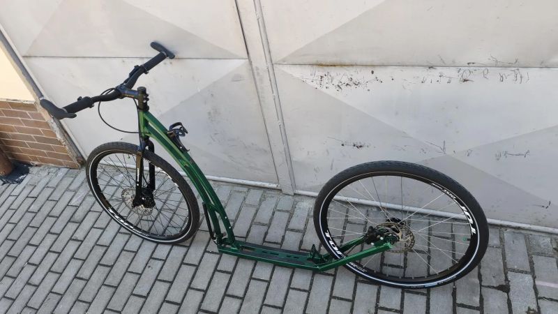 Koloběžka Mibo GS, kola 2 x 26", hydraulické brzdy Shimano