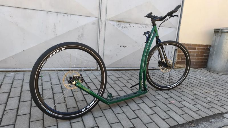 Koloběžka Mibo GS, kola 2 x 26", hydraulické brzdy Shimano