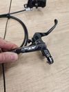 Shimano M8000, třmen M7000
