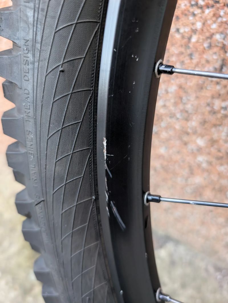 Zapletená kola DT Swiss E 1700 Spline Two 27,5" (Non-Boost) + pláště WTB