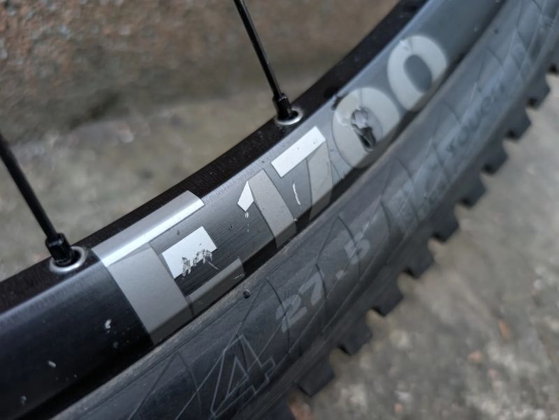 Zapletená kola DT Swiss E 1700 Spline Two 27,5" (Non-Boost) + pláště WTB
