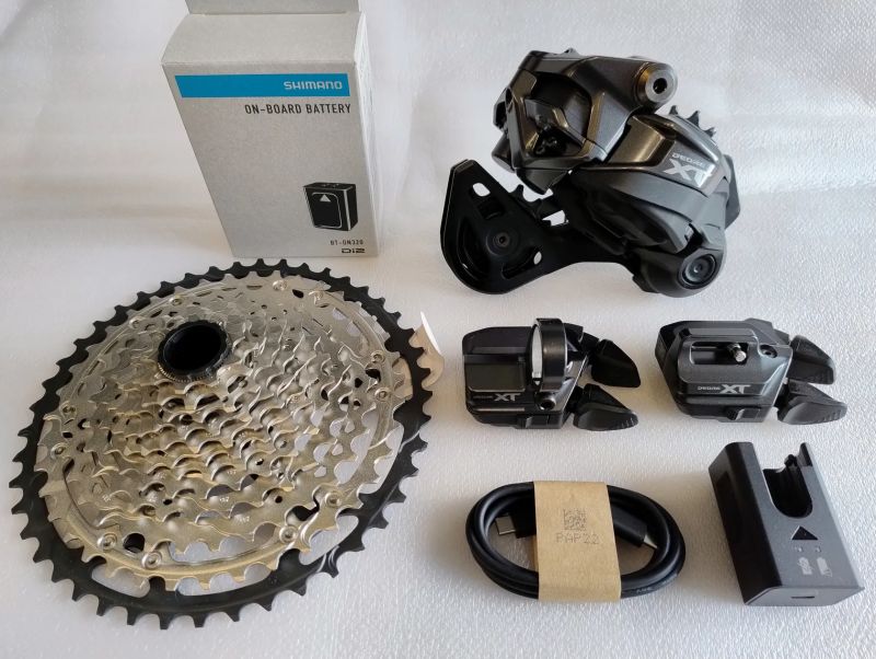 Shimano XT Di2 8250 (vč. kazety 9-45z)