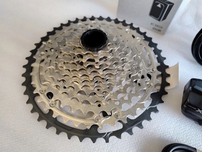 Shimano XT Di2 8250 (vč. kazety 9-45z)