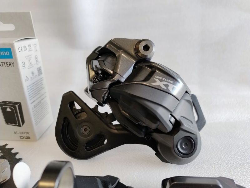 Shimano XT Di2 8250 (vč. kazety 9-45z)
