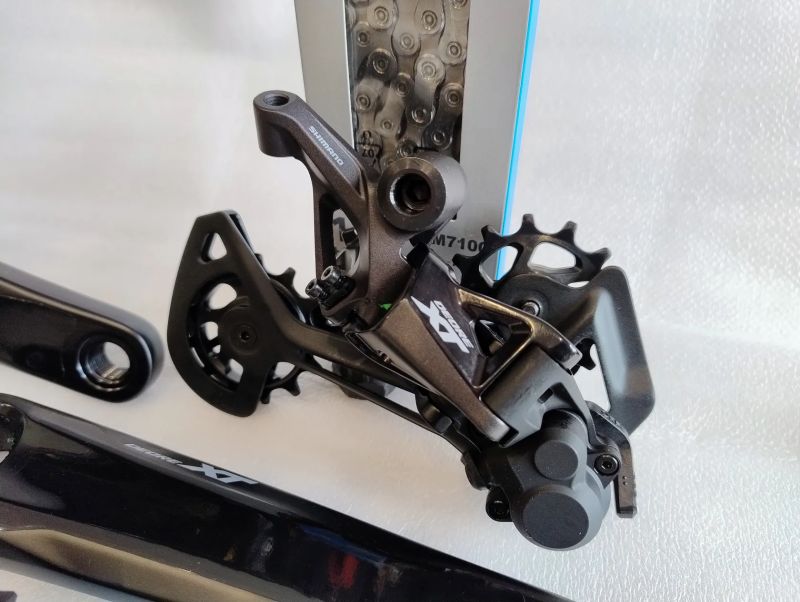 sada Shimano XT M8100 / 8200