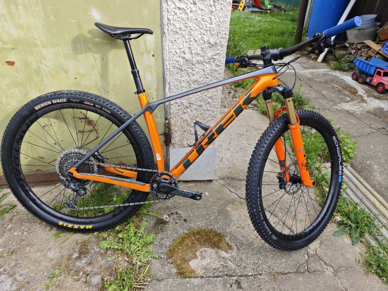 Trek Procaliber 9.8, Fox Factory 34, teleskopka One Up, kliky xx1 s wattmetrem