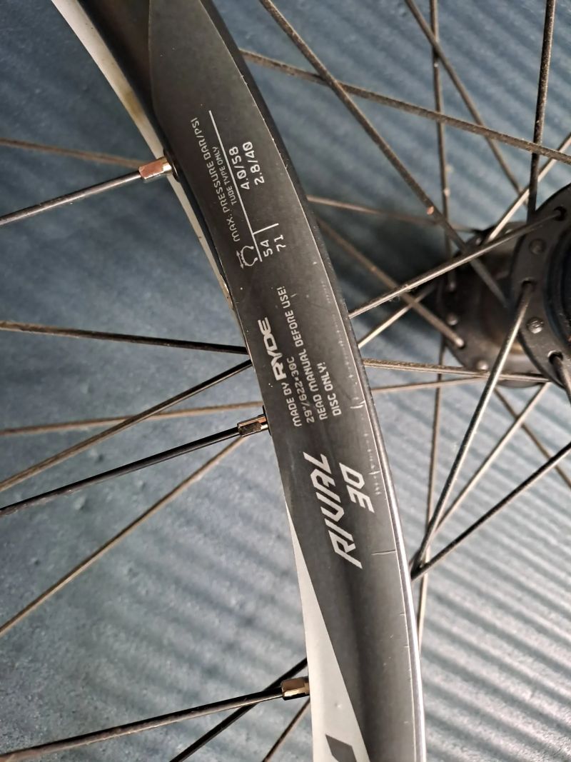 Zapletená kola KTM Line 29" Boost / Shimano TC500 / MicroSpline – 2x jetá (cca 70km)