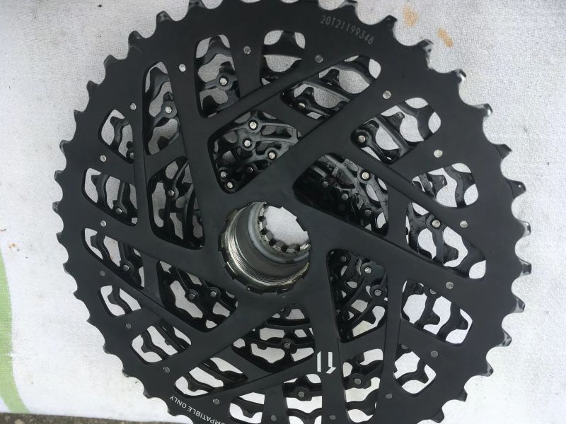 SRAM Kazeta XG1175 10-42T 11SPD XD