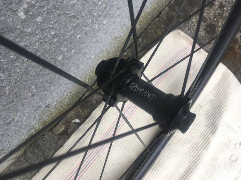 HUNT 32 Aerodynamicist UD Carbon Spoke Disc Wheelset / XDR