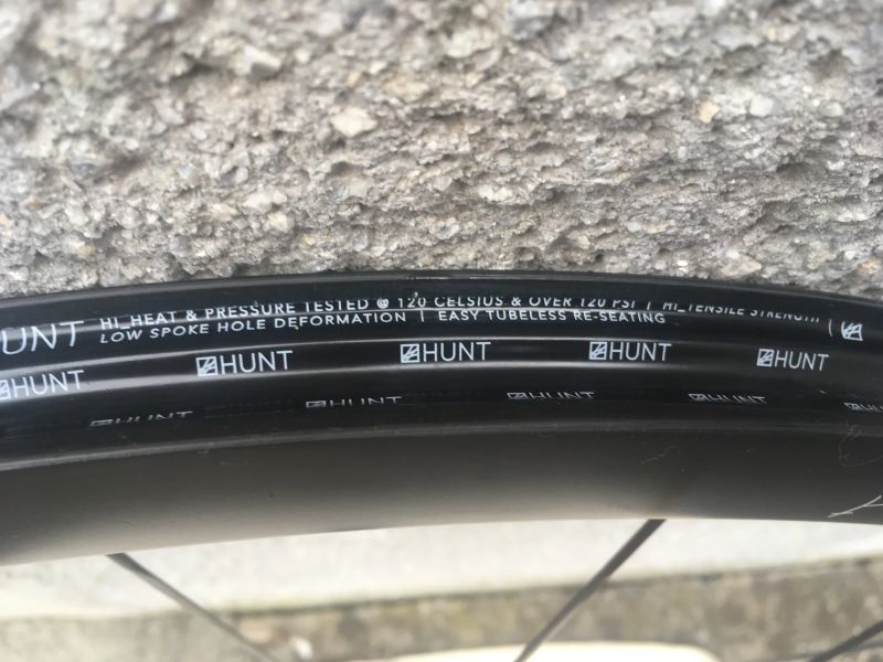 HUNT 32 Aerodynamicist UD Carbon Spoke Disc Wheelset / XDR